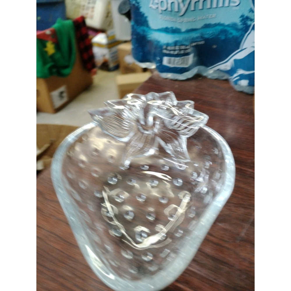 Mikasa Studio Nova Strawberry Delight Glass Candy Fruit Bowl Trinket‎ keys Dish